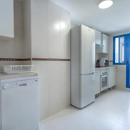 Marq Castillo لقنت